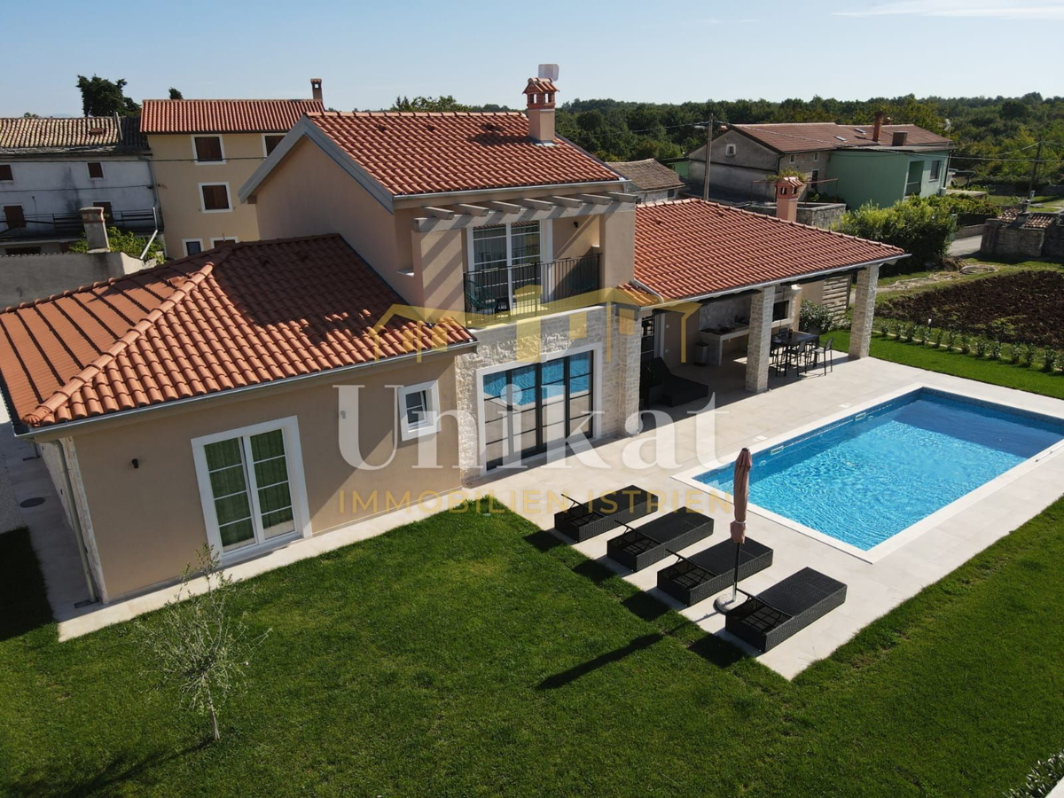 Villa con due unità abitative - vista mare